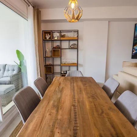 Apartmán Luxurious Beachside Haven *